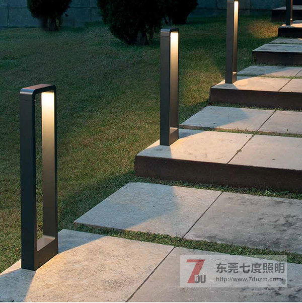 东莞叼嘿直播APP照明户外花园草坪灯实拍效果
