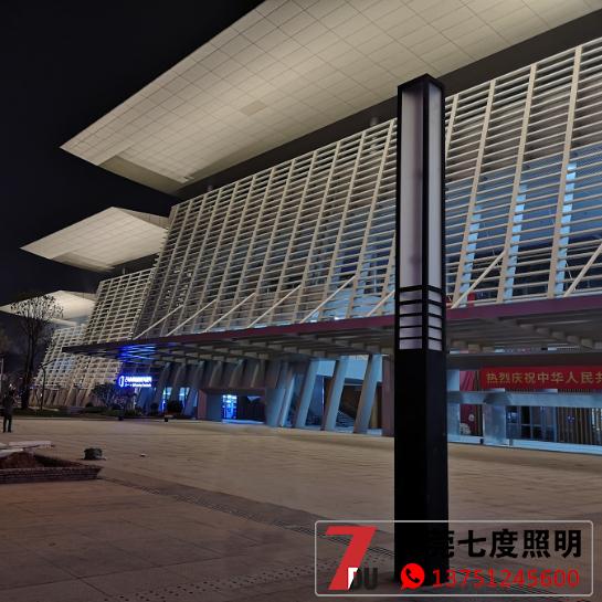 6米现代简约市政广场LED叼嘿软件免费下载柱安装效果图